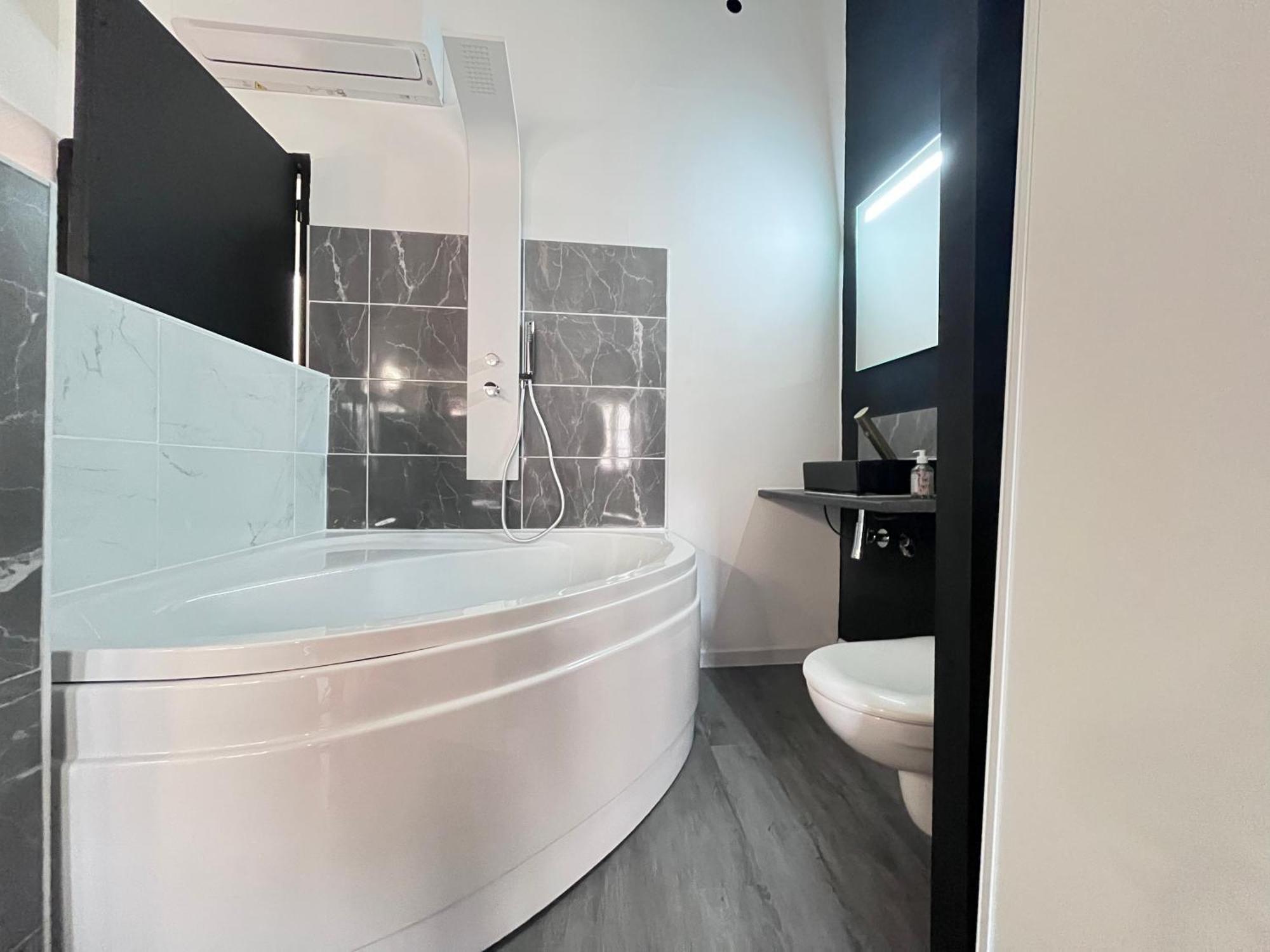 Charmant Studio Baignoire ناربون المظهر الخارجي الصورة